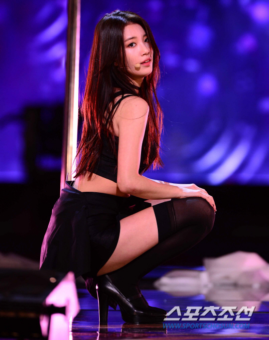 Source: Suzy DCvia. miss A at Blue Dragon Awards. sportschosun 13P. suzyjja...